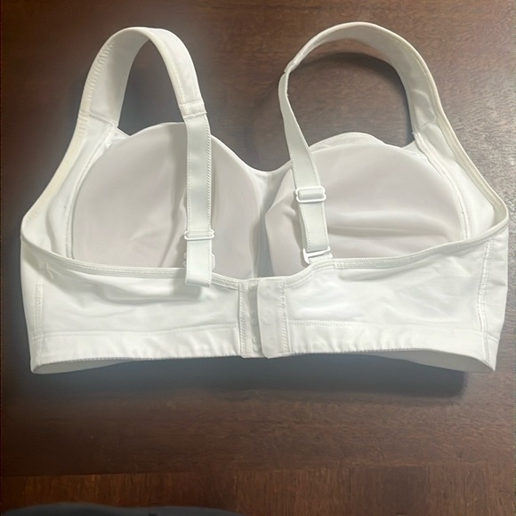 lululemon athletica White Sports Bra - Picture 2 of 4